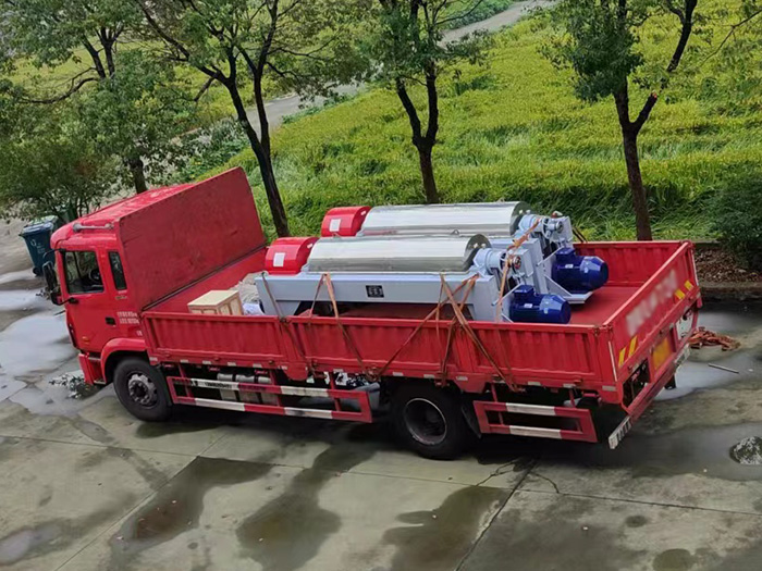 臥螺離心機(jī)